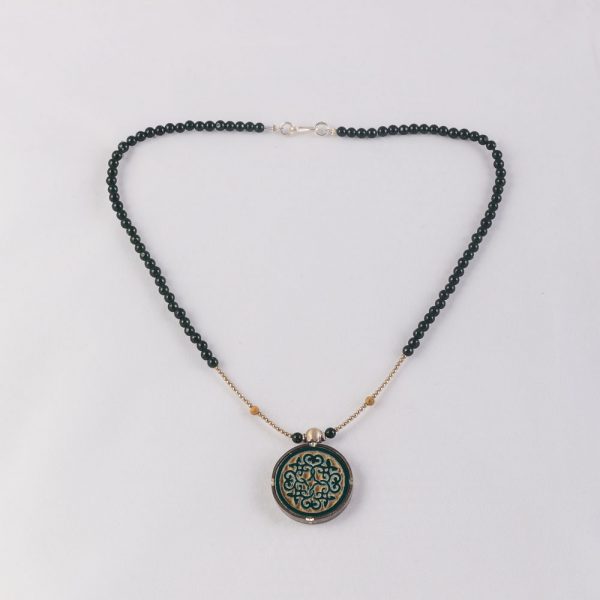 Necklace with Saljoughi plate pattern